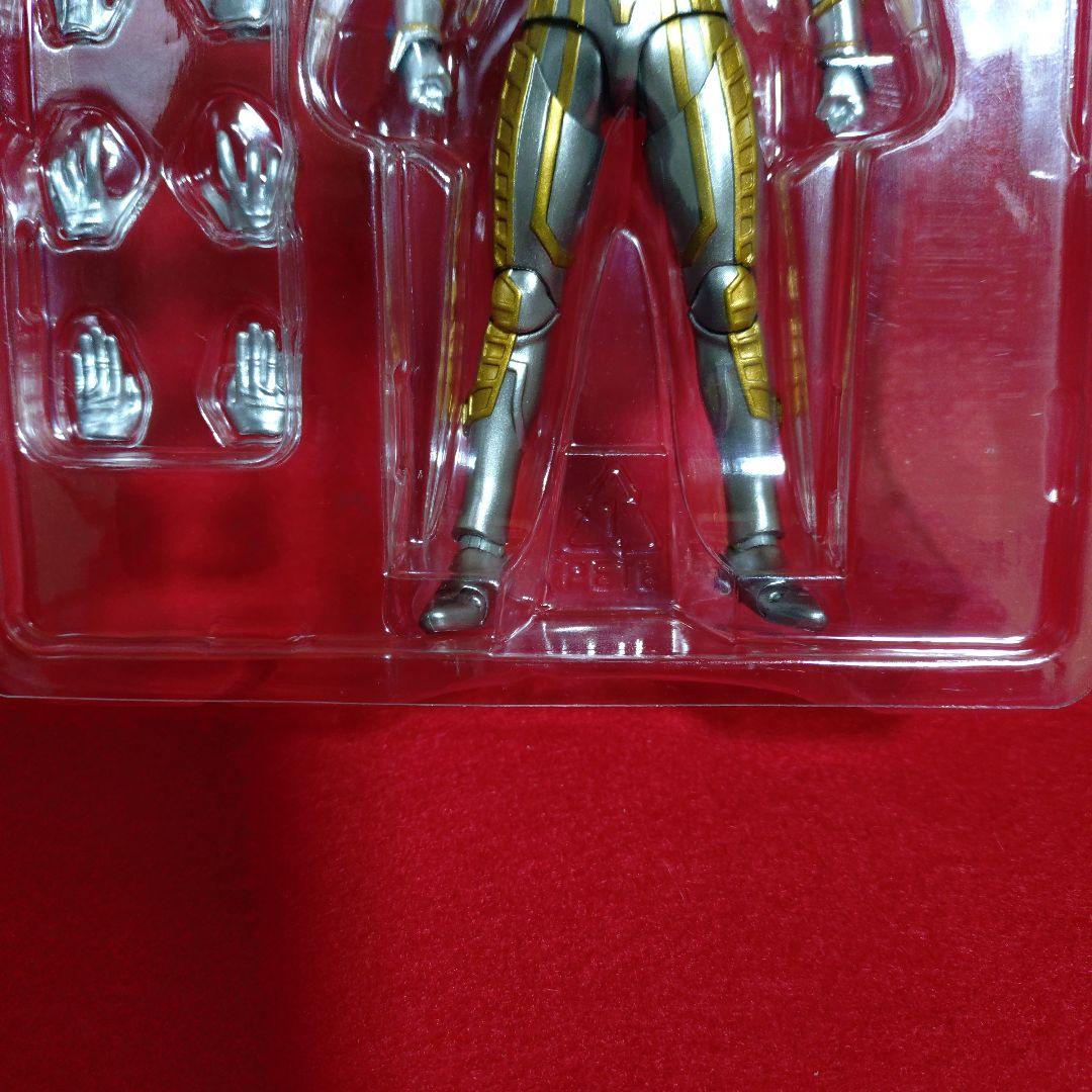 S. H.Figuarts ウルティメイトシャイニング　ウルトラマンゼロ