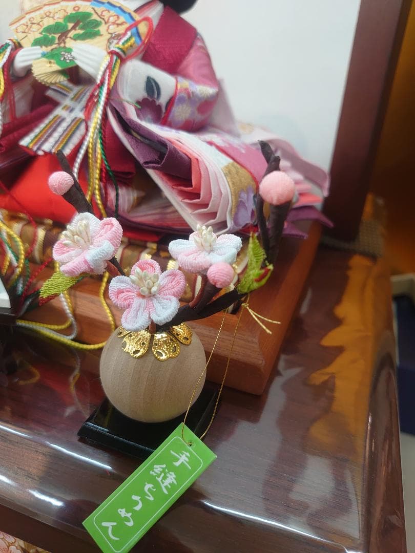 ●新品●収納式おひなさまフルセット●　金彩牡丹柄衣装飾り　和紙電気付き雪洞