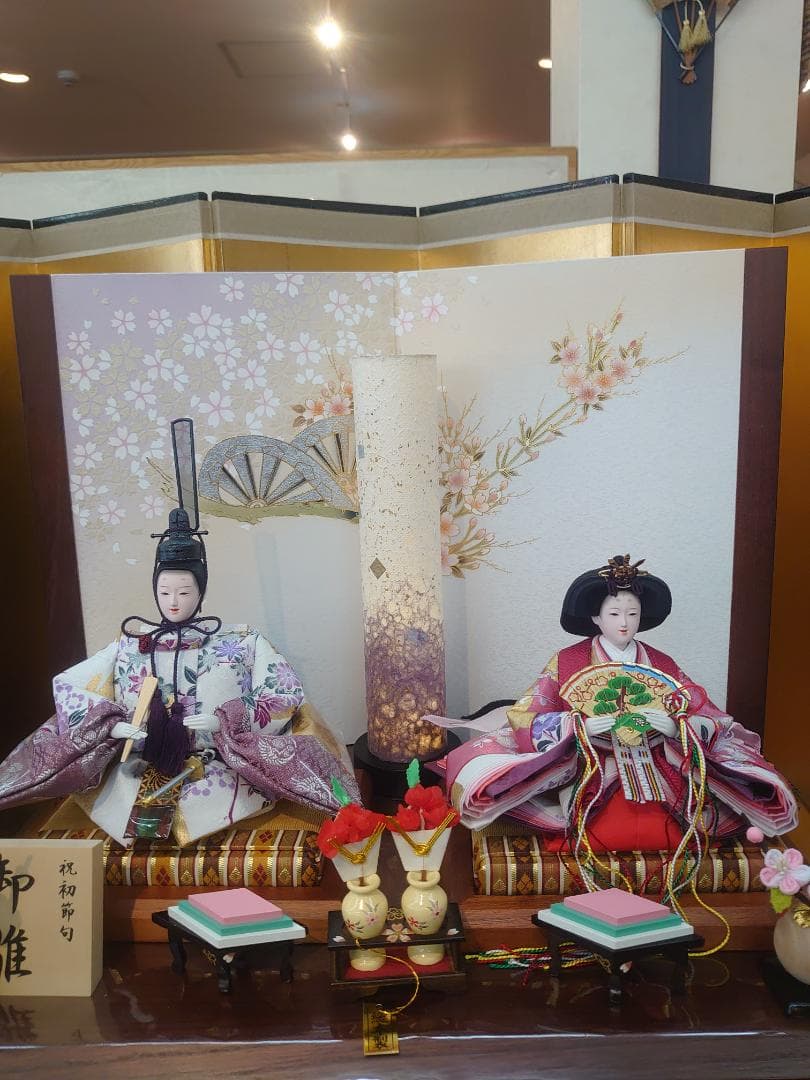 ●新品●収納式おひなさまフルセット●　金彩牡丹柄衣装飾り　和紙電気付き雪洞