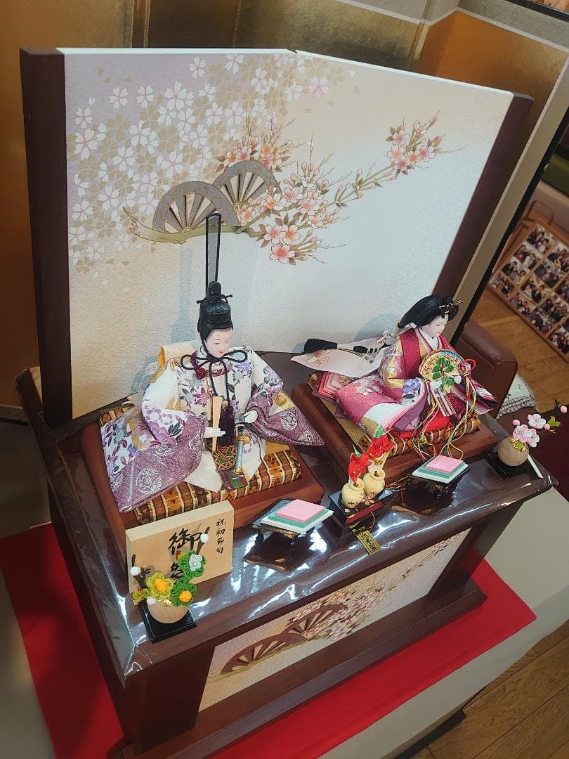 ●新品●収納式おひなさまフルセット●　金彩牡丹柄衣装飾り　和紙電気付き雪洞