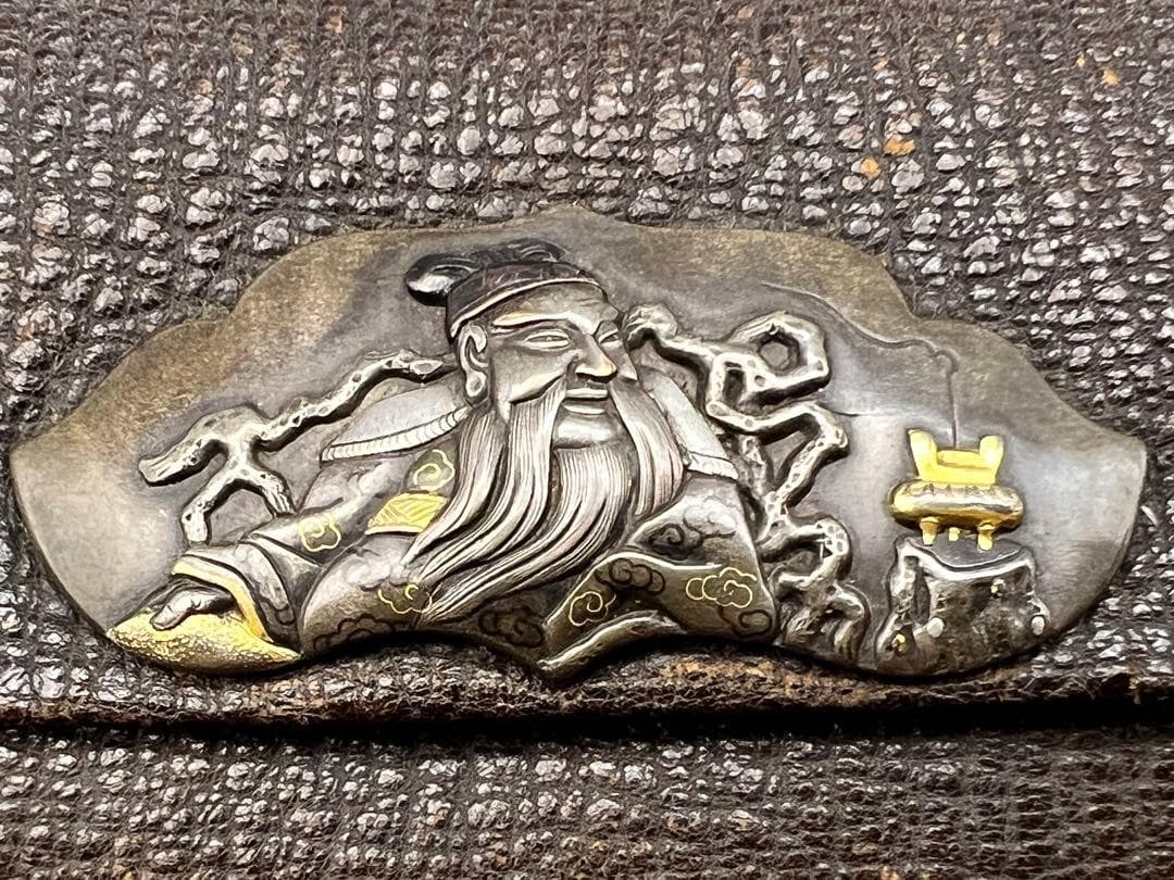 【海】江戸明治　最上級煙草入れ　金銀象嵌関羽像大振前金具　銀花彫刻饅頭根付　銀鎖