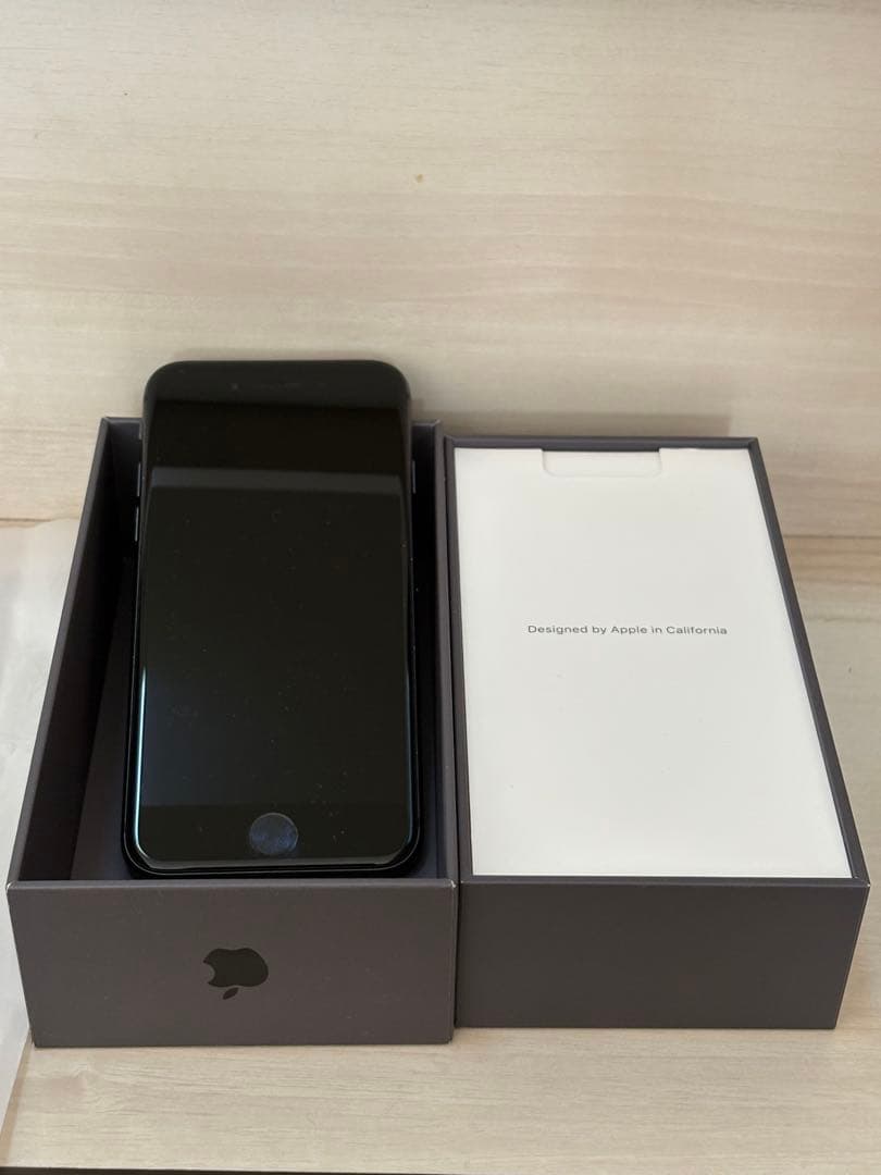 Apple iPhone 8 ブラック64GB（SIMフリー）