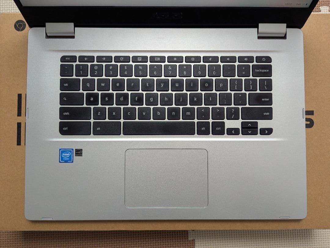 ASUS Chromebook 15.6インチ　C523NA-EJ0130
