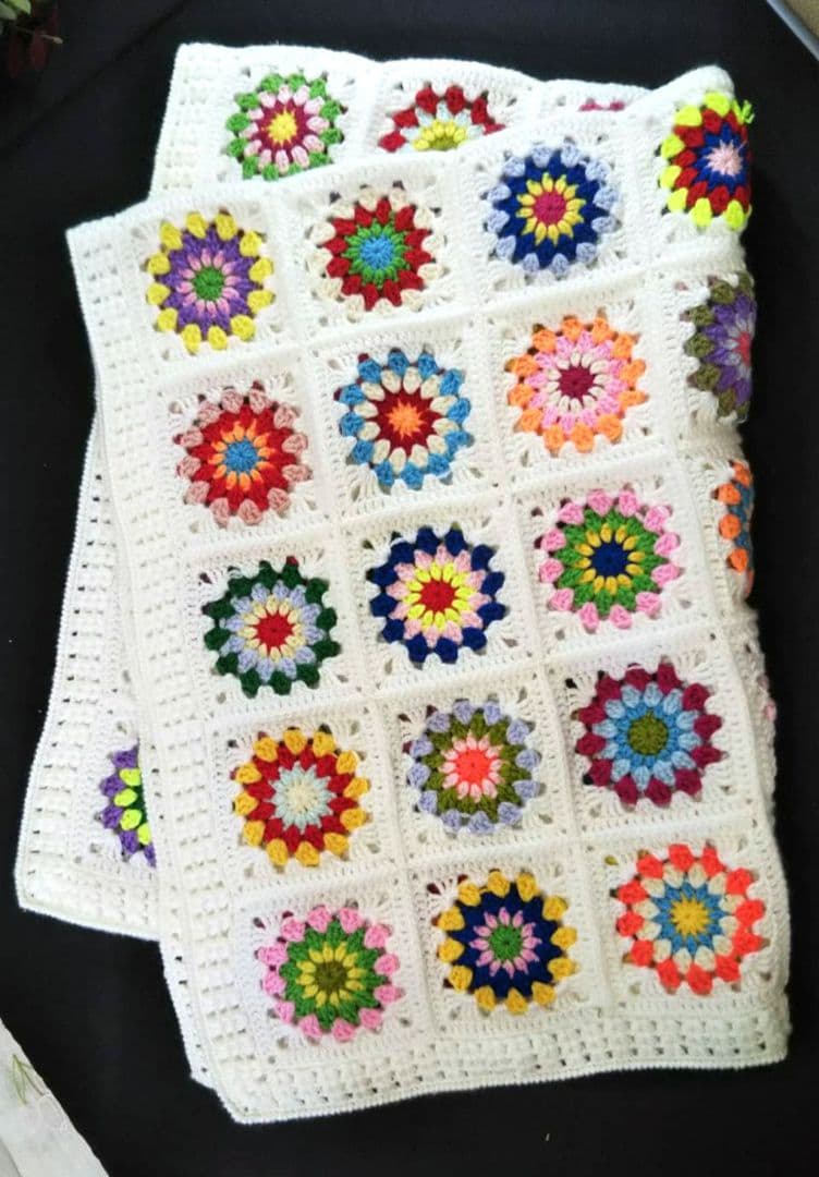 モチーフブランケット大判～白ベース・カラフル～編み物