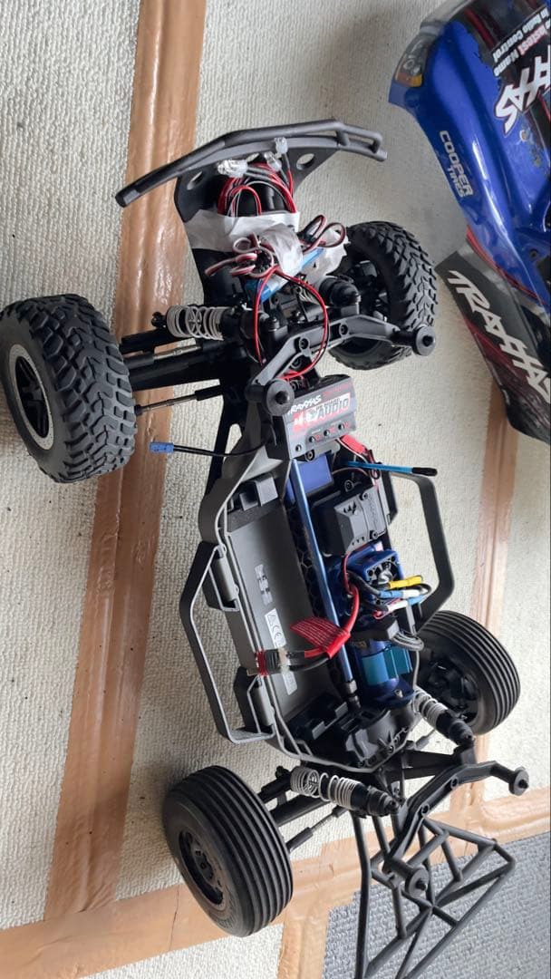トラクサス スラッシュ 100キロ＋ 特別仕様 1/10 sc 4×4VXL