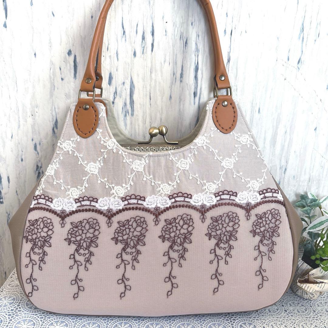 あおりがま口バッグ　薔薇刺繍×薔薇レース（ベージュ）ハンドメイド