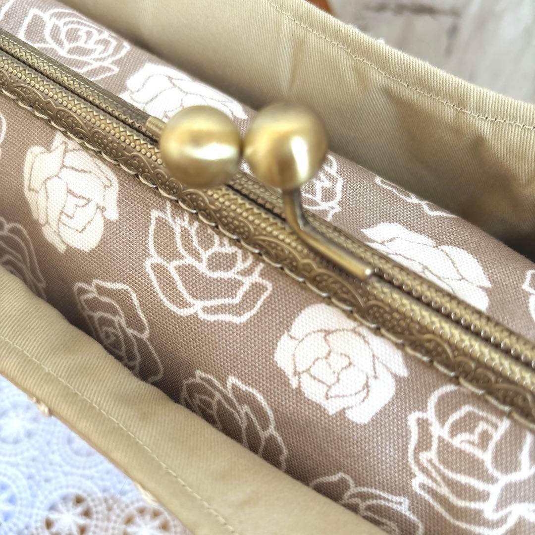 あおりがま口バッグ　薔薇刺繍×薔薇レース（ベージュ）ハンドメイド