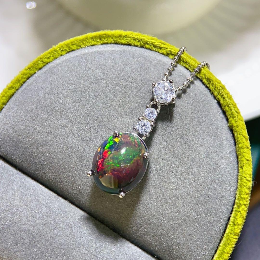 満点の遊色！天然ブラックオパールペンダント　S925純銀製　10×12mm主石