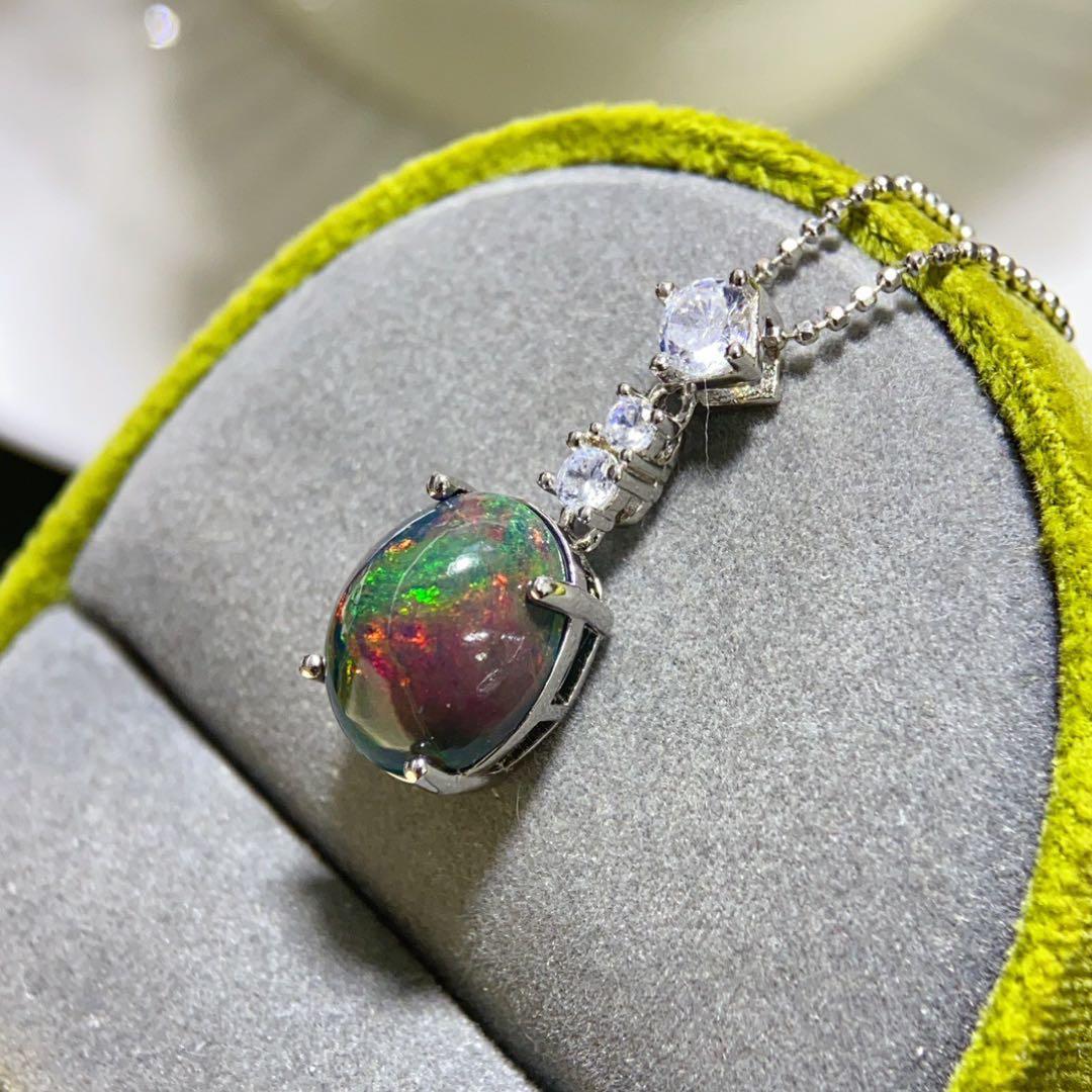 満点の遊色！天然ブラックオパールペンダント　S925純銀製　10×12mm主石