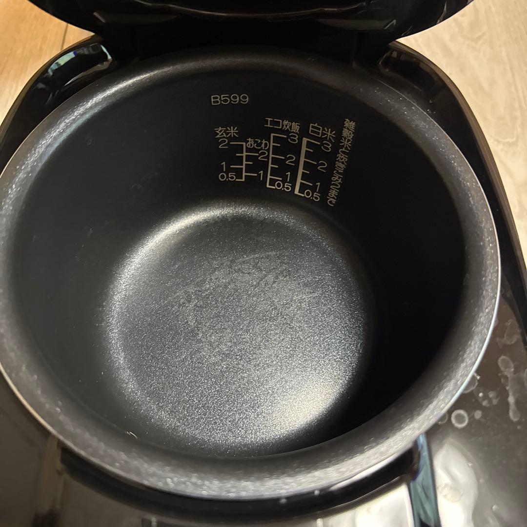 象印炊飯器　Zojirushi NL-DB05-BA