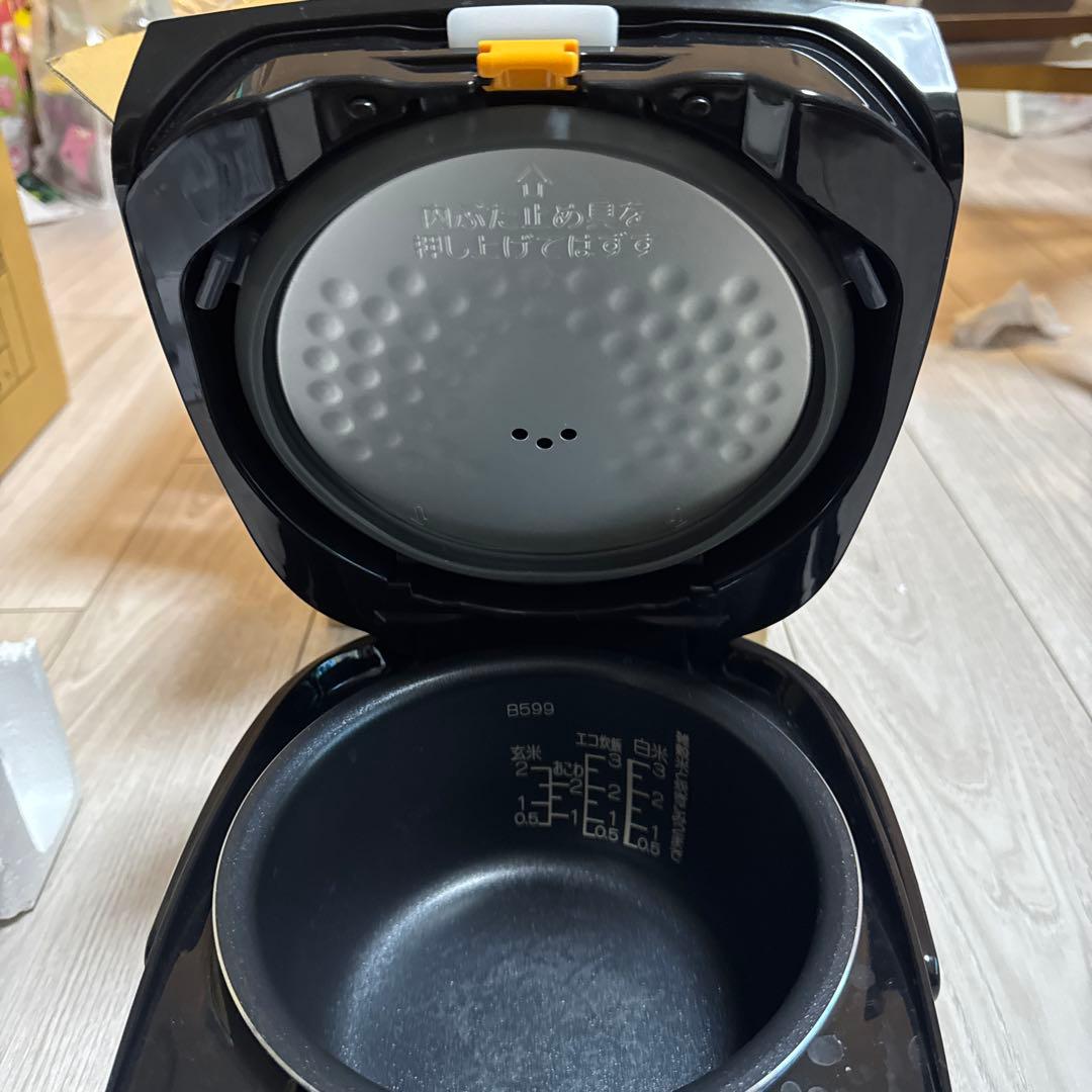 象印炊飯器　Zojirushi NL-DB05-BA
