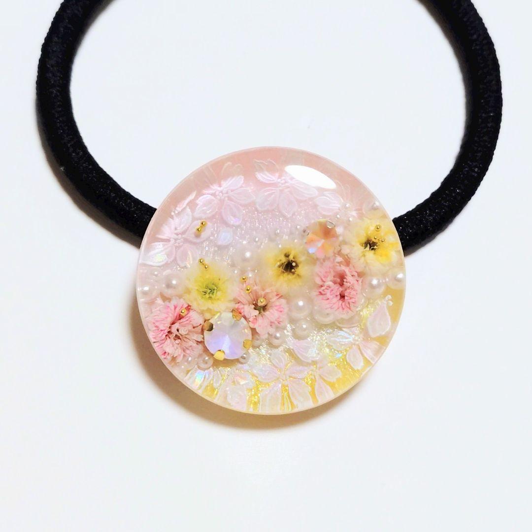 No.415　レジン ヘアゴム キーホルダー ピンバッジ 桜カスミソウ
