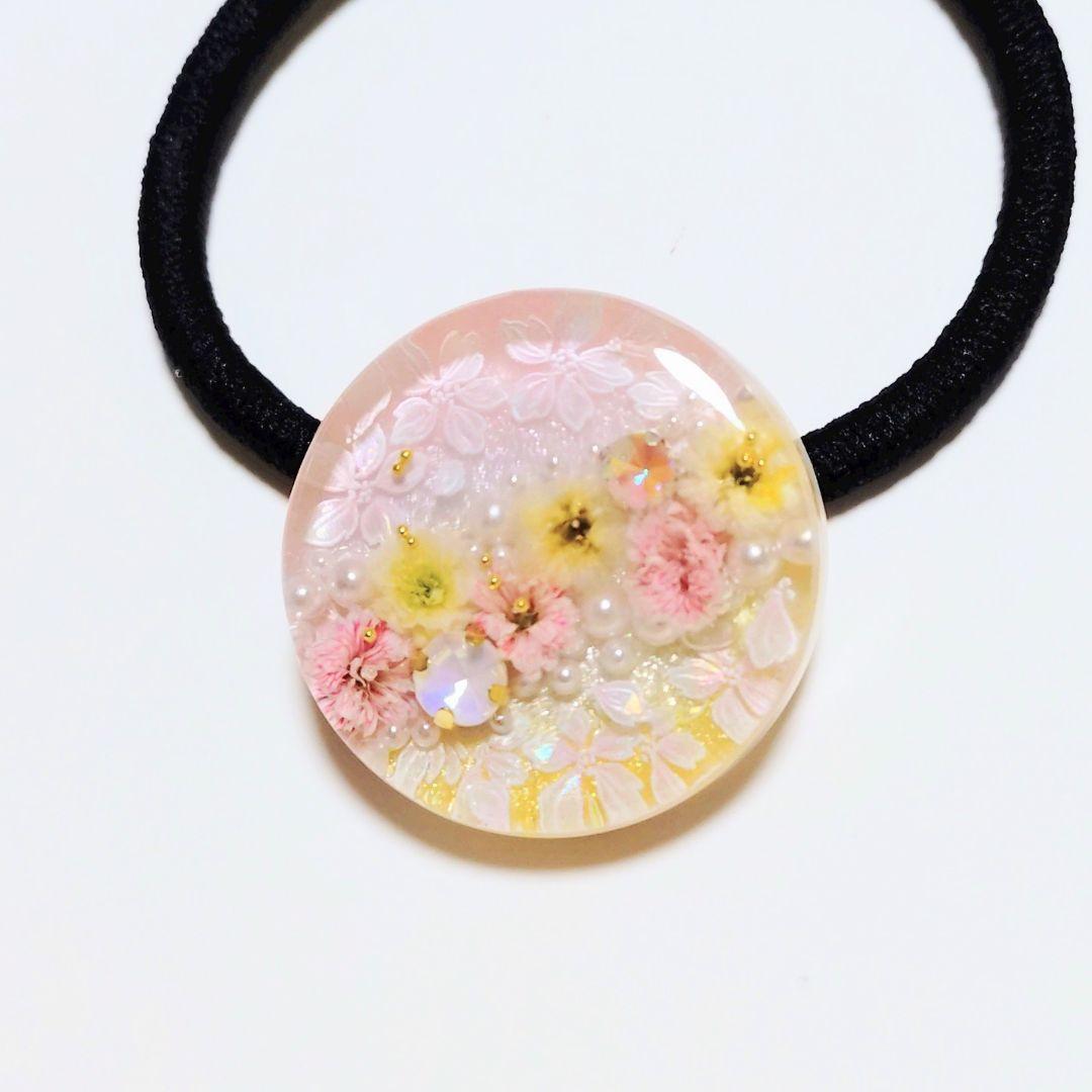 No.415　レジン ヘアゴム キーホルダー ピンバッジ 桜カスミソウ