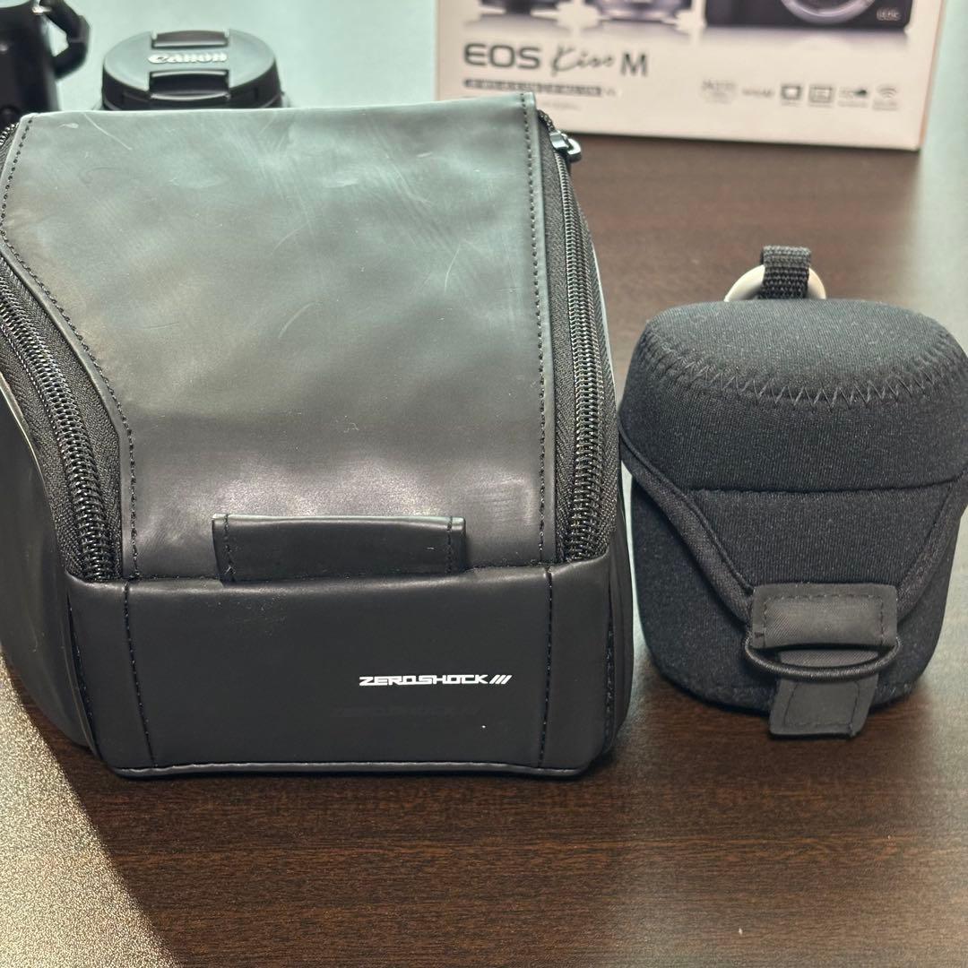 【美品】キヤノン Canon EOS Kiss M ダブルレンズキット おまけ付