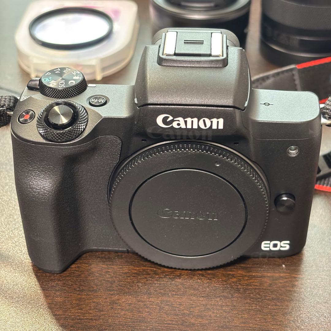 【美品】キヤノン Canon EOS Kiss M ダブルレンズキット おまけ付