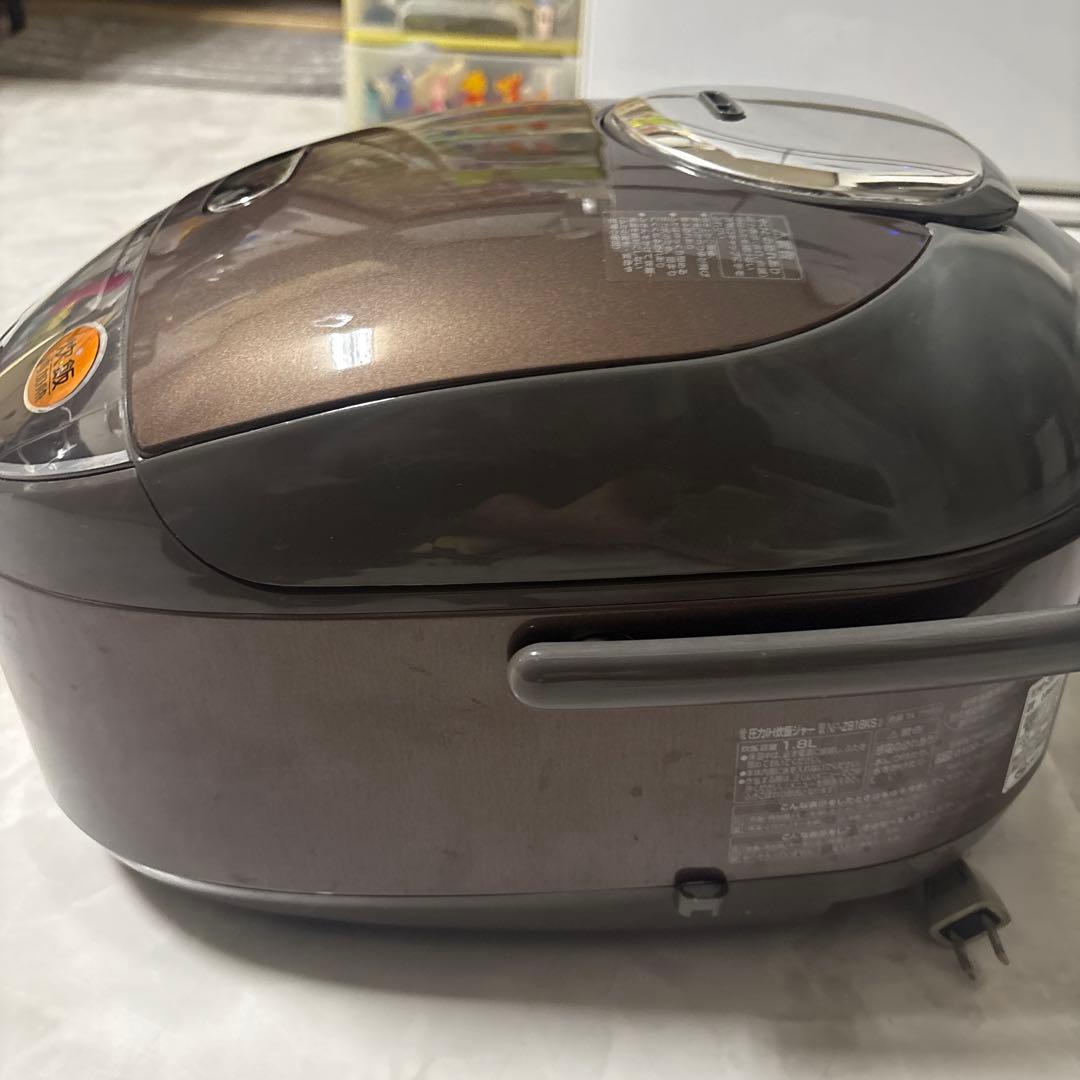 ZOJIRUSHI 圧力IH炊飯ジャーNP-ZB18KS色ブラウン2016年製