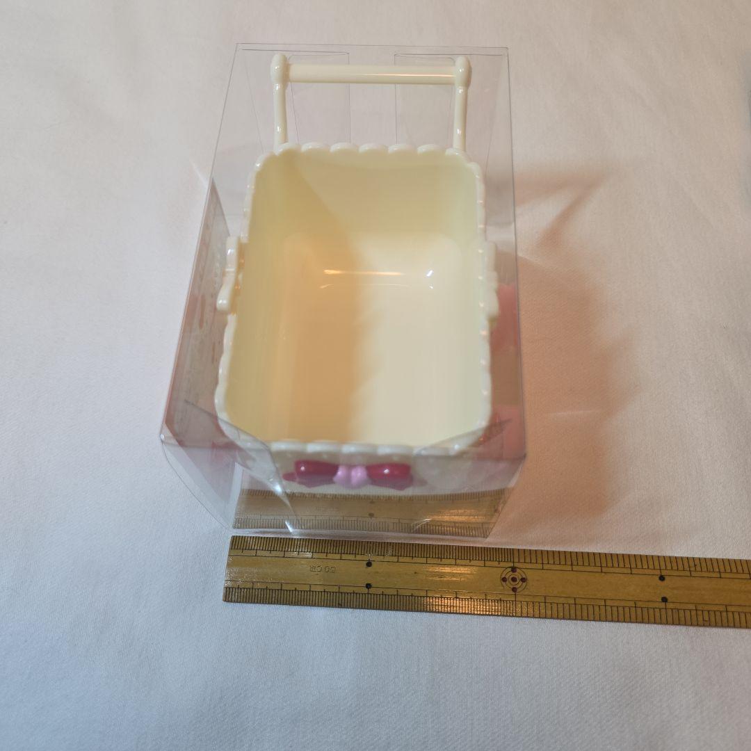 サンリオ　カート型小物入れ　キティ　マイメロ　クロミ　シナモン　小物入れ