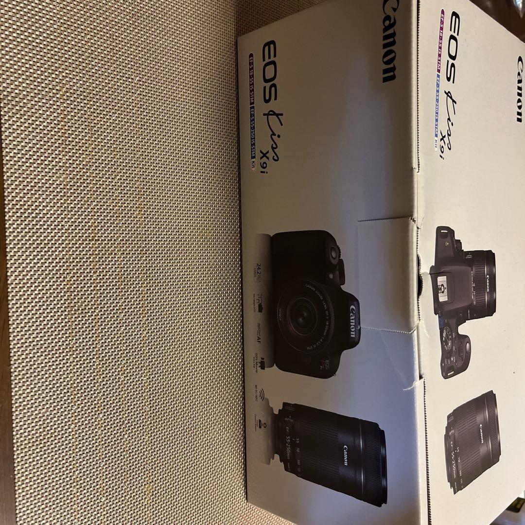 Canon EOS Kiss X9i デジタル一眼レフ【バッグ付き】