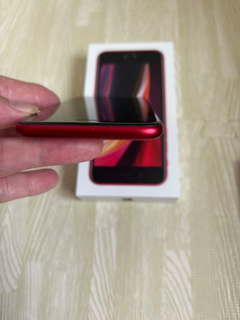 iPhone SE 第2世代　64GB　SIM フリー※ケース付き