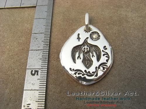 1点物　手彫りイーグルシルバーペンダントトップ　シルバー925ゴールド（ｋ18）