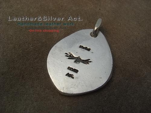 1点物　手彫りイーグルシルバーペンダントトップ　シルバー925ゴールド（ｋ18）