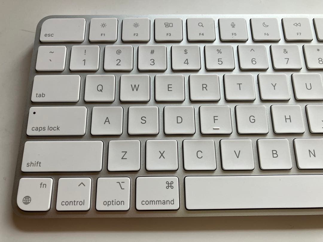美品　Apple Magic Keyboard ホワイト A2450