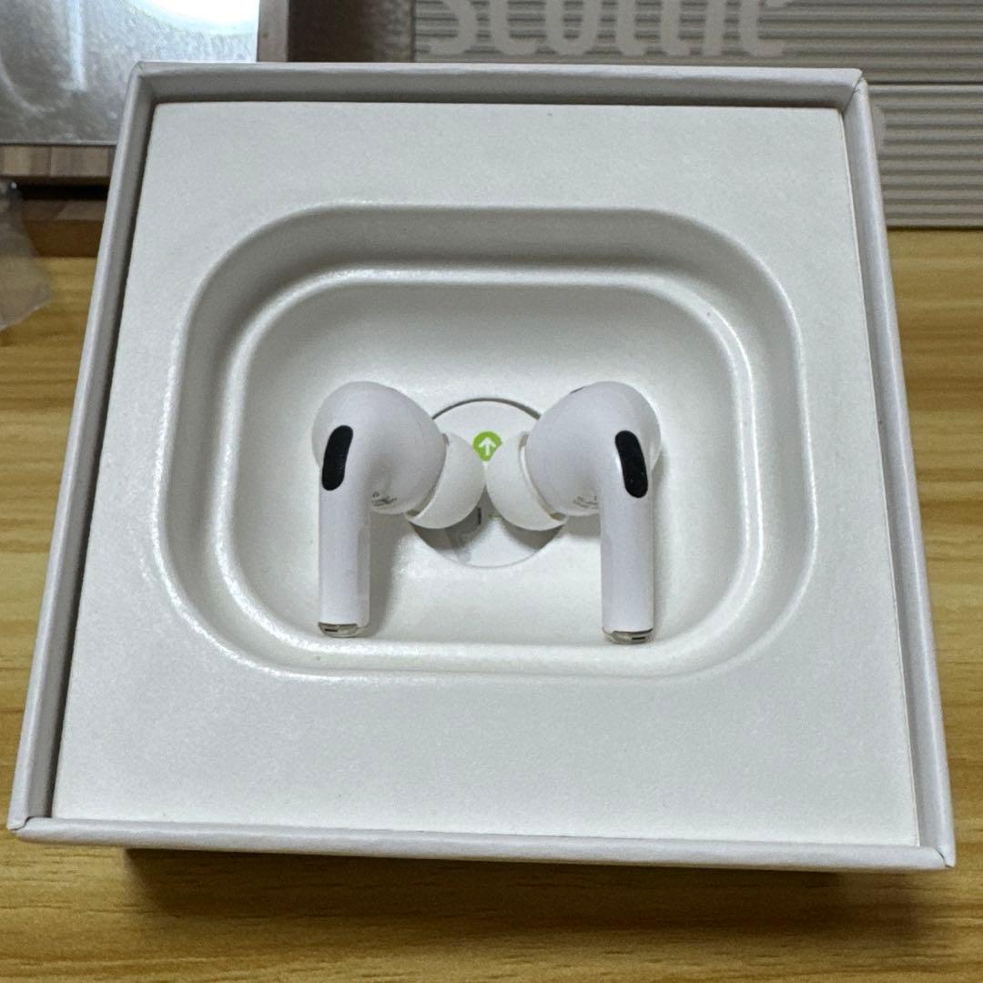 AirPods Pro lightning 第ニ世代　本体のみ