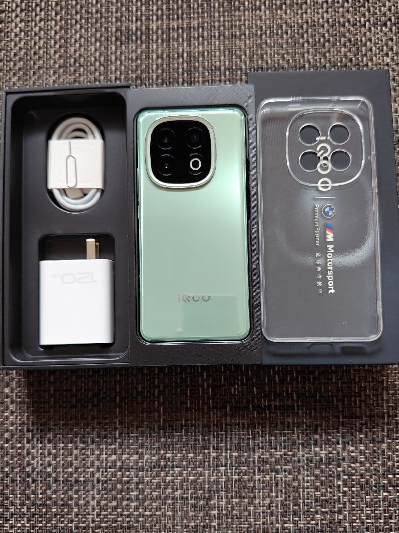 iQOO 13 グリーン 256GB 16GB RAM