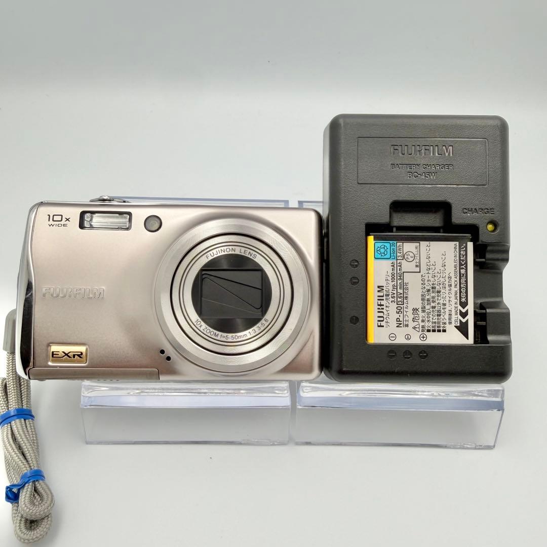 【極美品】FUJIFILM FINEPIX F80EXR ゴールド 17-30