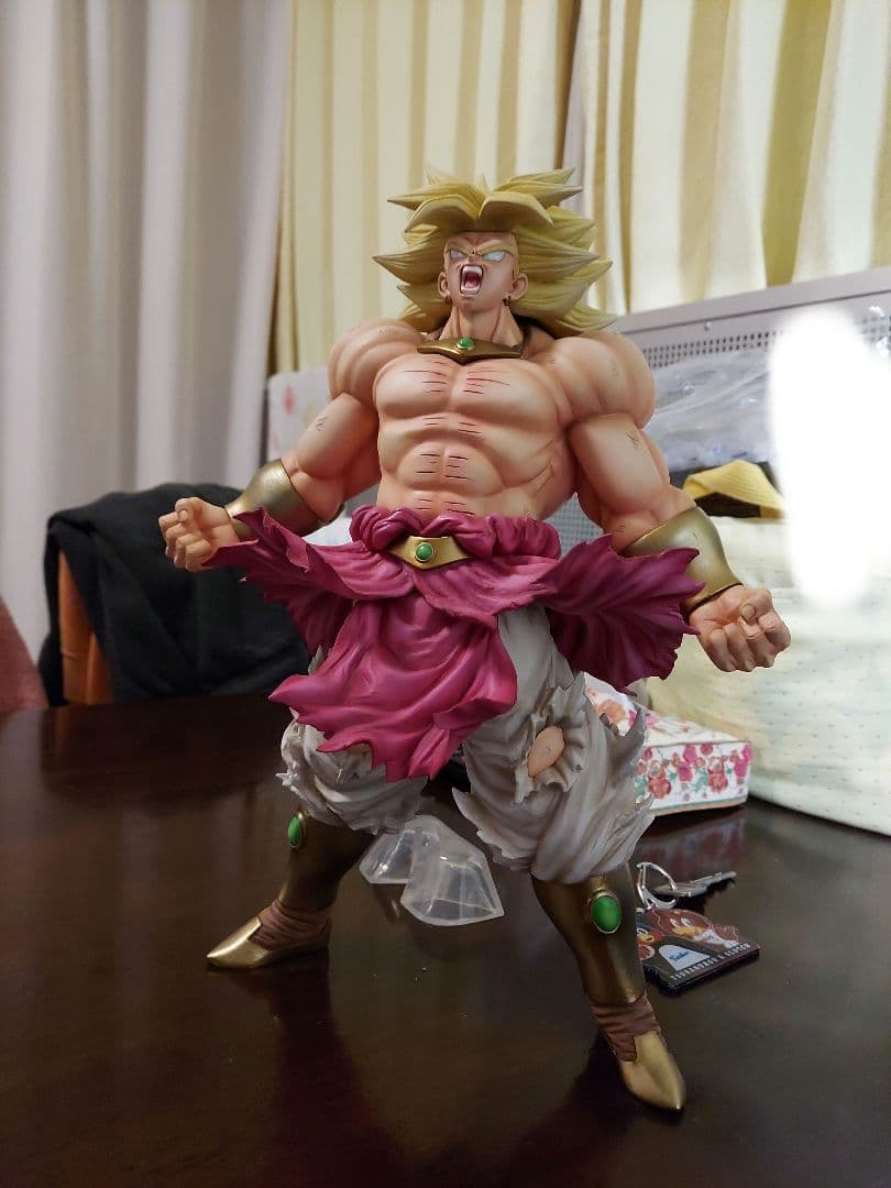 ドラゴンボール フィギュア リペイント 一番くじ ブロリー 超サイヤ人