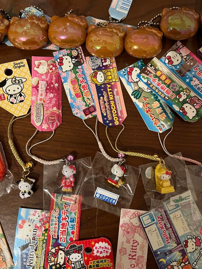 ハローキティ ご当地根付ストラップ