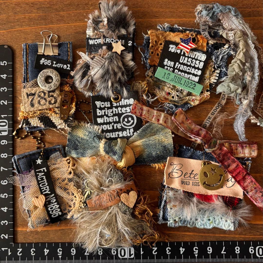 デザインタグ　アンティークコラージュレザータグ　革タグ　デニムリメイク1300