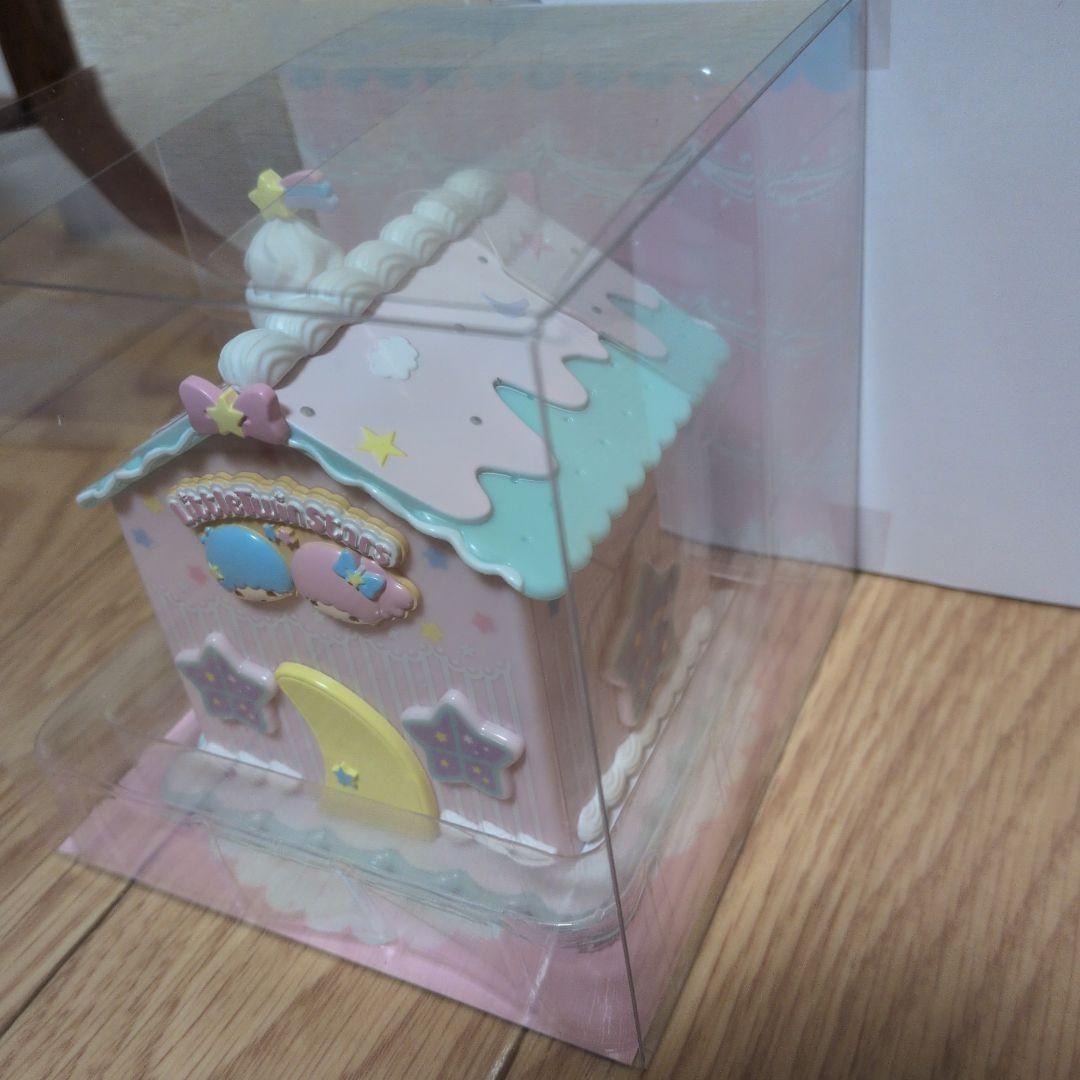 【2022年サンリオオリジナル新品】リトルツインスターズ お菓子の家風小物入れ