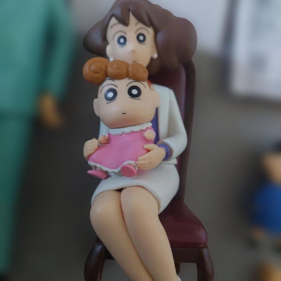 クレヨンしんちゃん　家族写真　フィギュア　野原ひろし　野原みさえ　野原しんのすけ