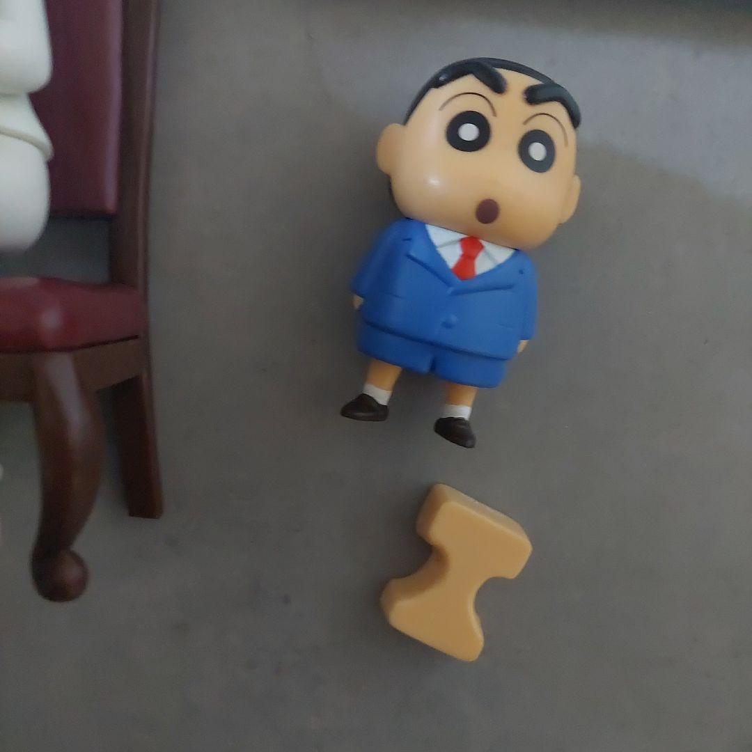 クレヨンしんちゃん　家族写真　フィギュア　野原ひろし　野原みさえ　野原しんのすけ