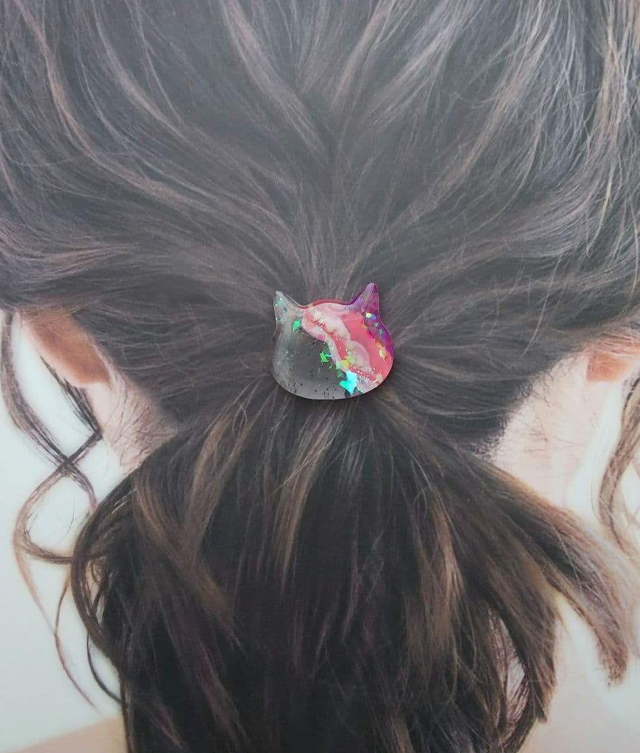 キラキラパッションピンクライン 猫ちゃん型レジンヘアゴム