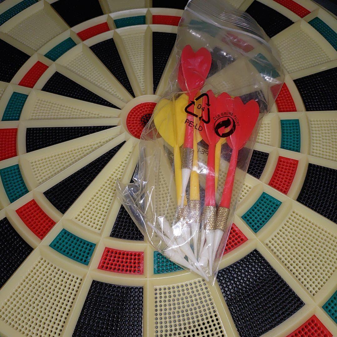 ダーツボードとダーツ１式（Harrows）セット