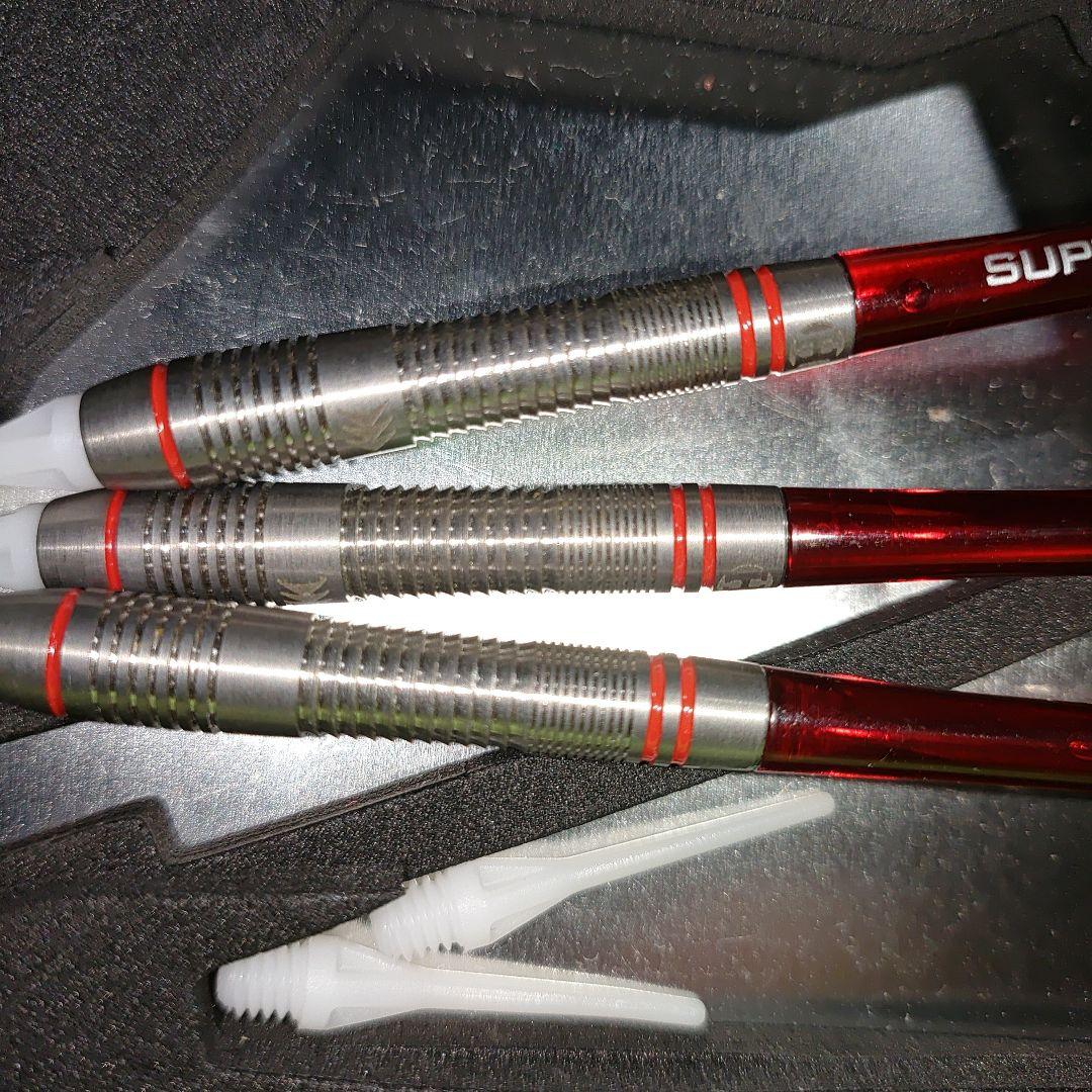 ダーツボードとダーツ１式（Harrows）セット