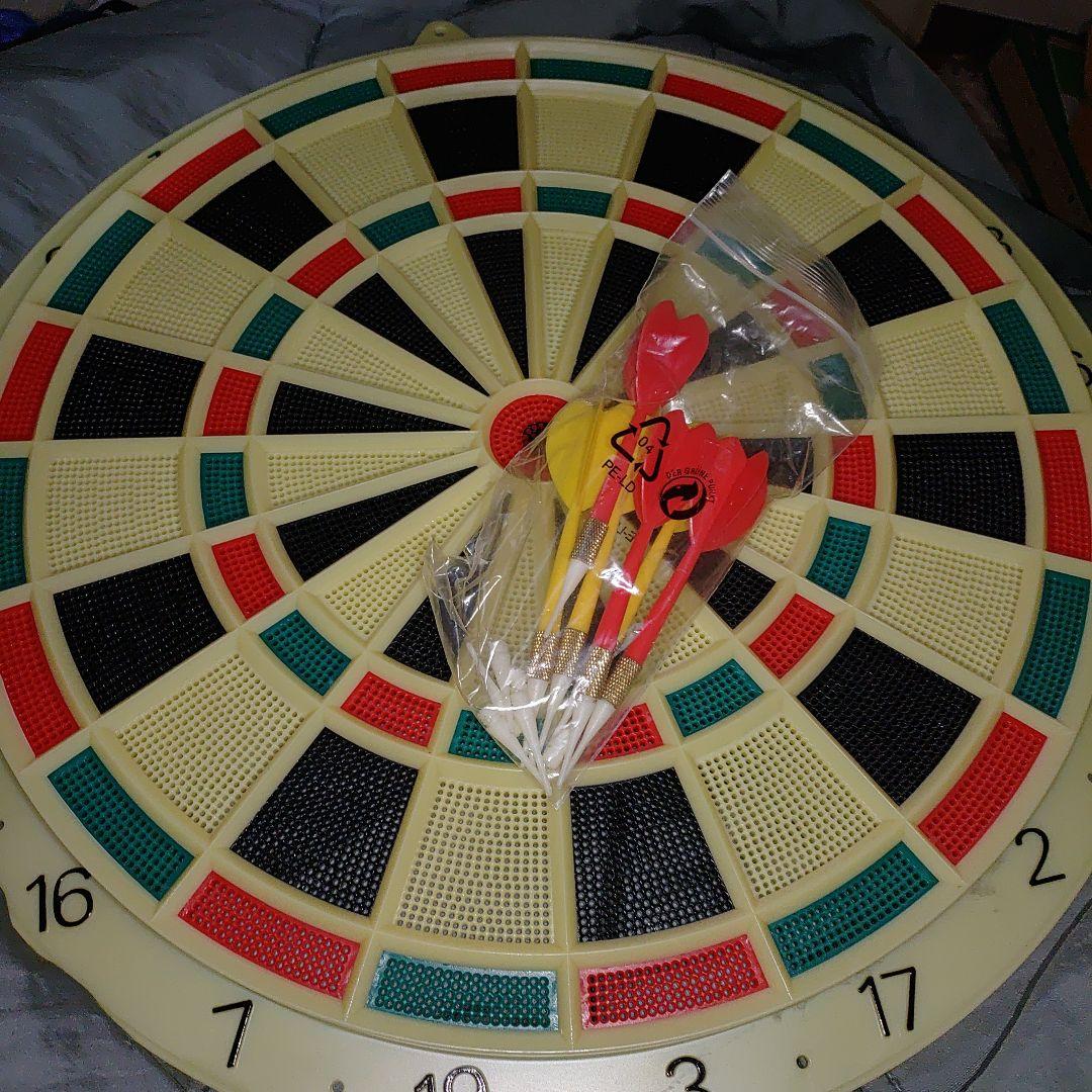ダーツボードとダーツ１式（Harrows）セット