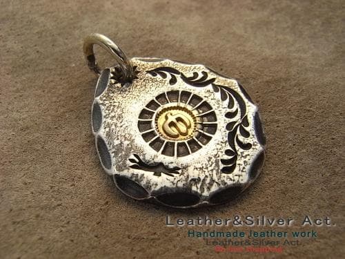 燻し　イーグルゴールド（ｋ18）張り　ペンダントトップ　925ｋ18ハンドメイド