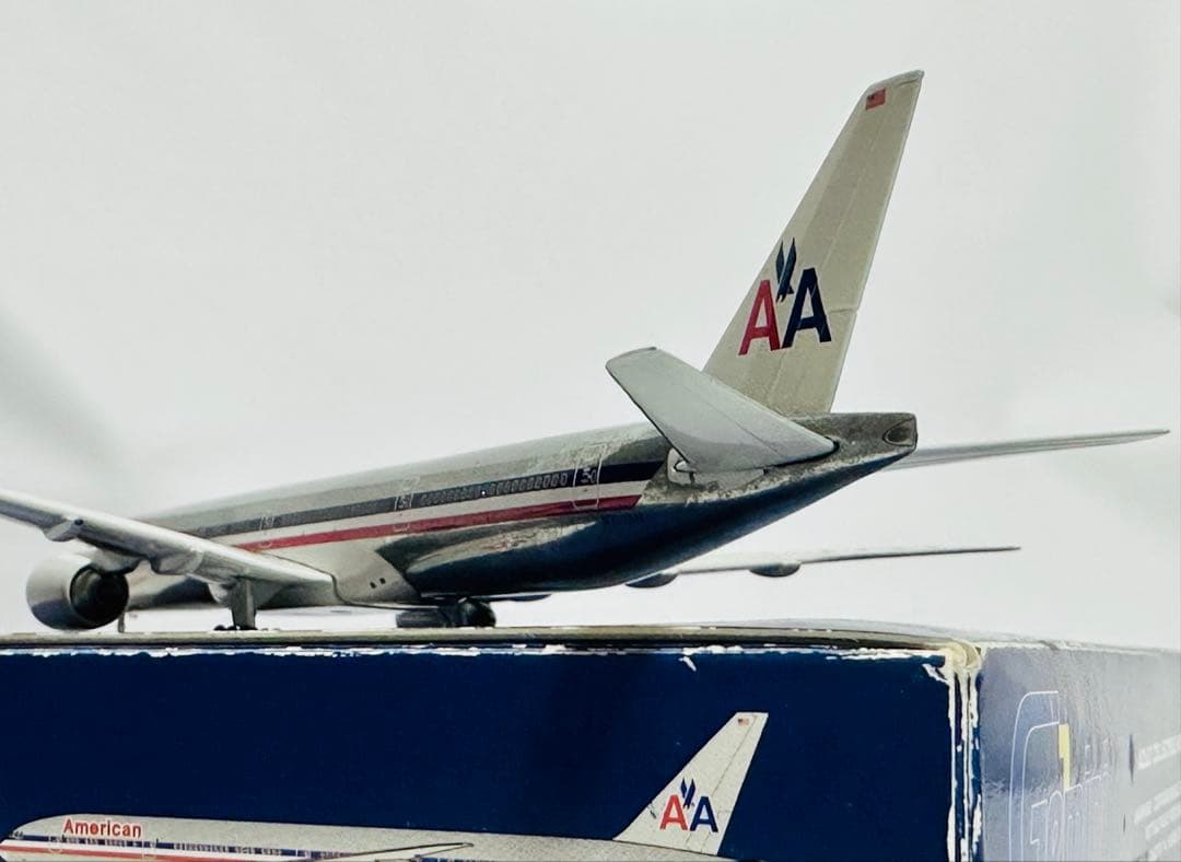 航空機・ヘリコプター Gemini 1/400 777-300ER American Airlines
