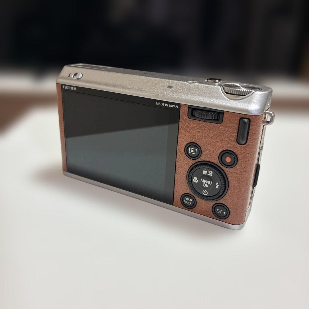 デジタルカメラ FUJIFILM XF1
