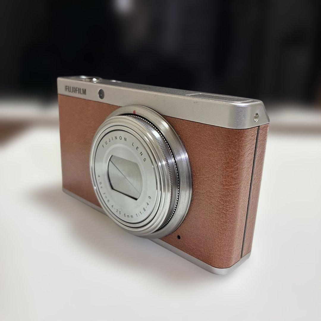デジタルカメラ FUJIFILM XF1