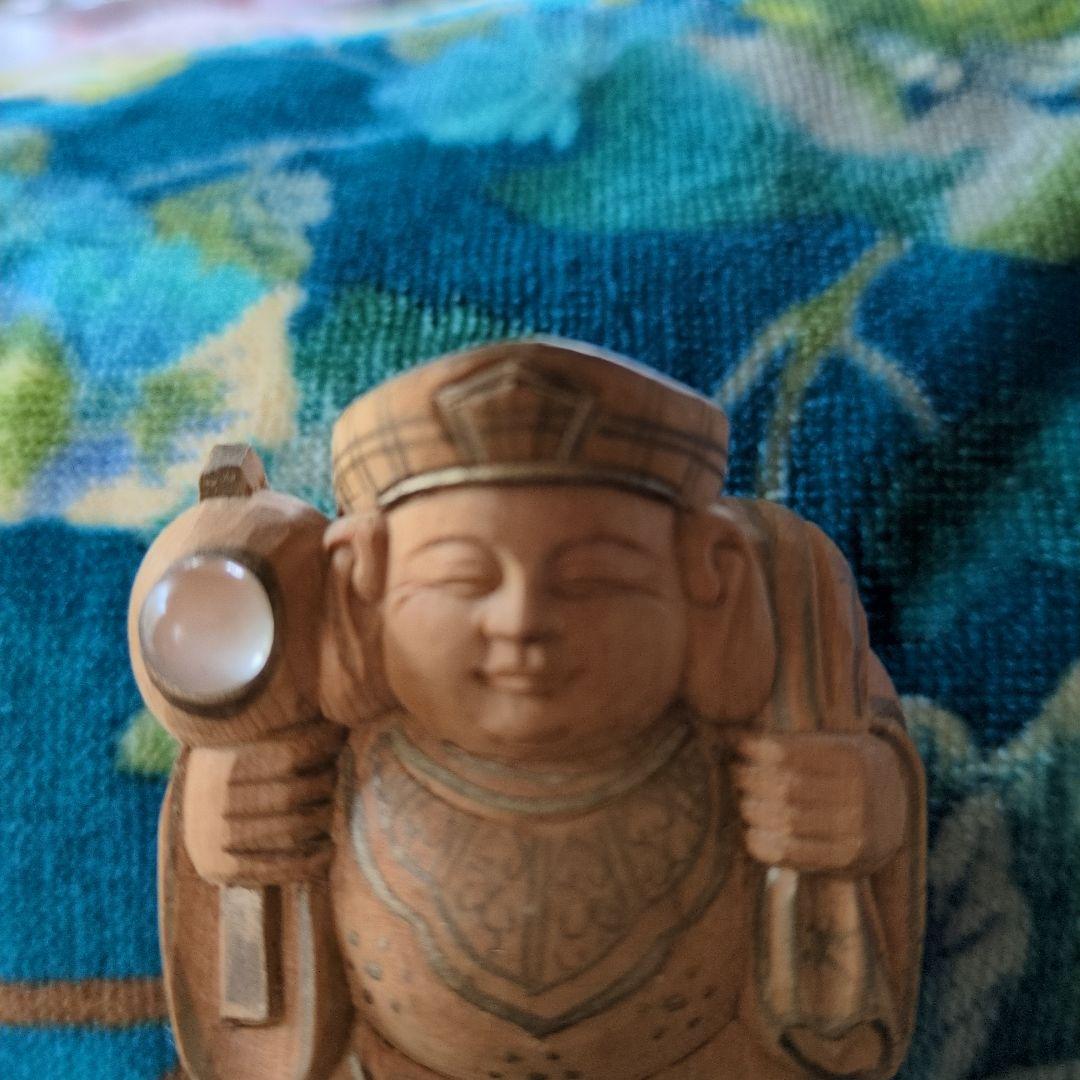 小さな大黒様　綺麗なお顔柔らかな微笑小槌に水晶　金彩　木の香り