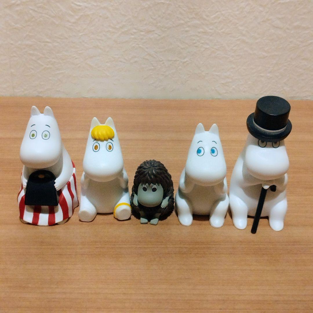 ムーミンフィギュア＆木製家具（カントリー風）＆おまけ付きミニチュアセット