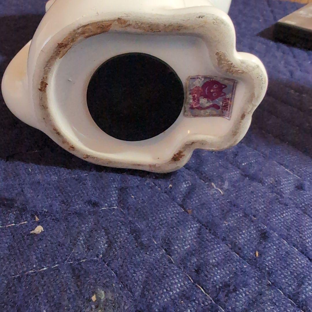 内藤ルネ　白い猫の貯金箱 花柄の首輪付き