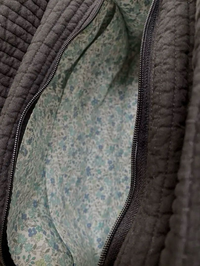 こんとあき♡Ａ.ブラック　程よいサイズの3ルームズバッグ　ヌビバッグ