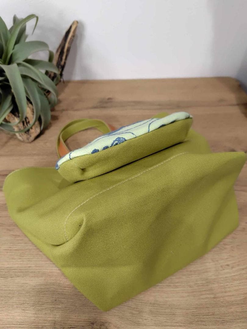 ミナペルホネン /フォレストウィンググリーン/がま口ポケットMSトート