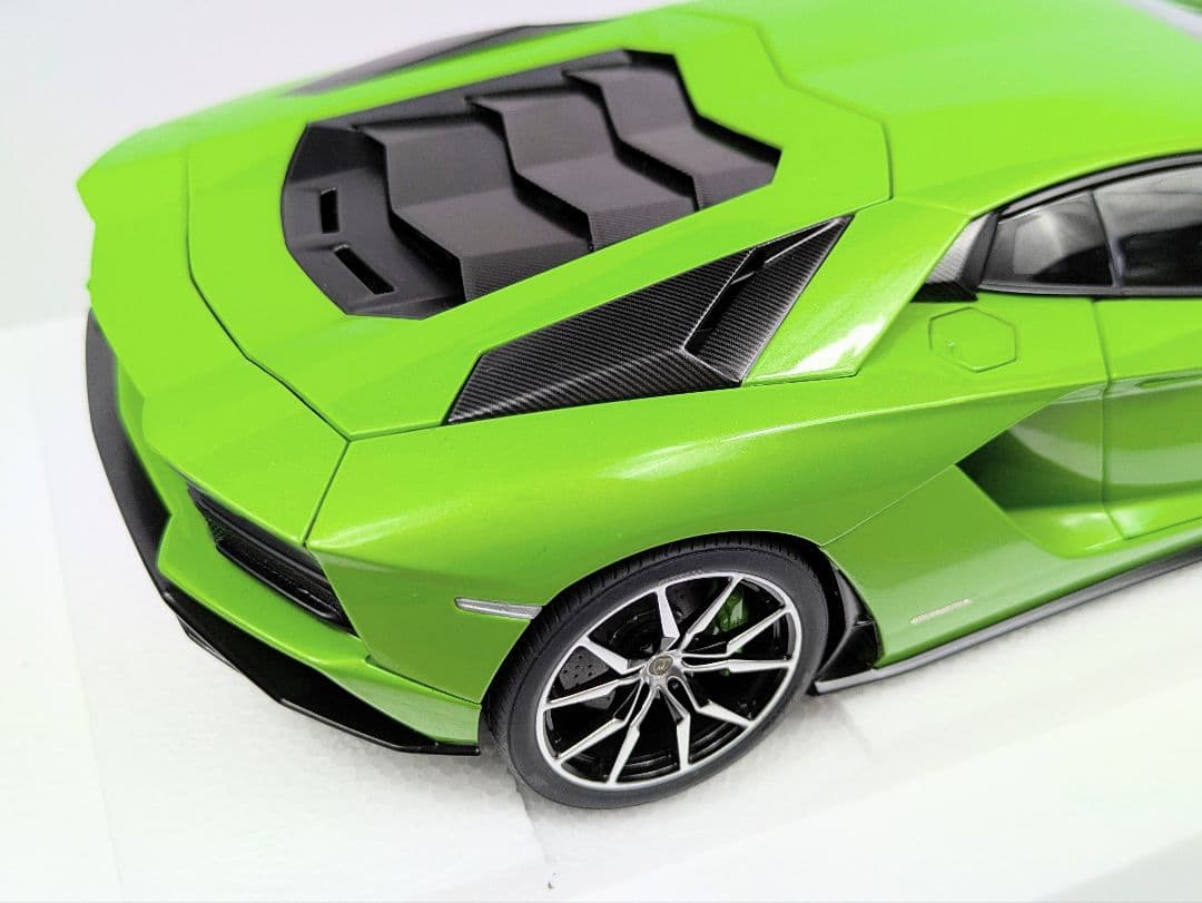 ミニカー 1/18 オートアート ランボルギーニ アヴェンタドール S グリーン
