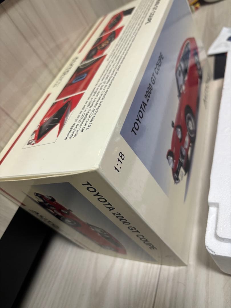 autoart トヨタ　2000gt レッド　赤